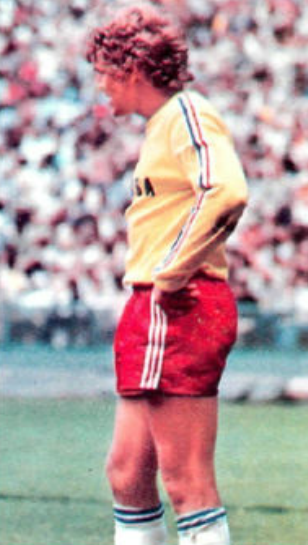 Bob Rigby looks on during the loss to Italy. (Photo: Courtesy of Sports Illustrated)