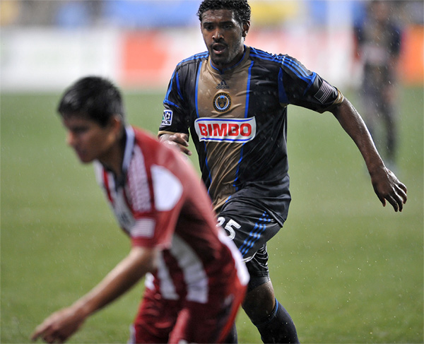 Photo by Earl Gardner