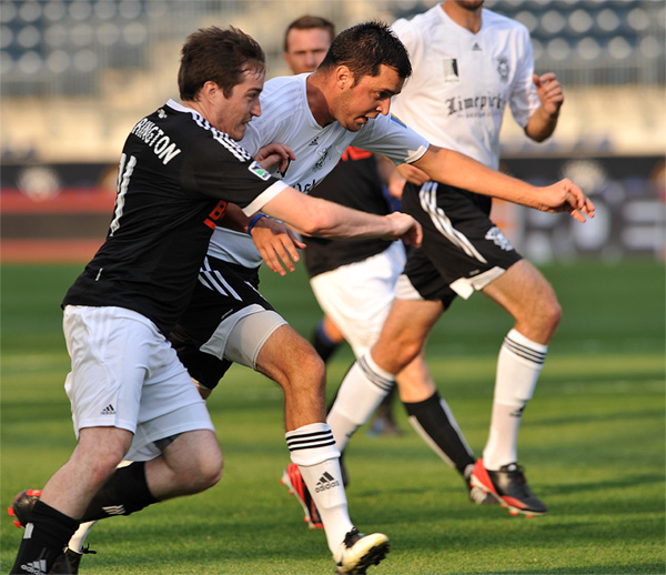 Photo by Earl Gardner