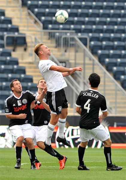 Photo by Earl Gardner