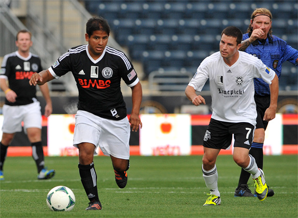 Photo by Earl Gardner