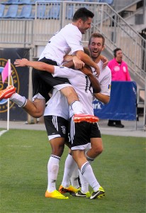 Photo by Earl Gardner