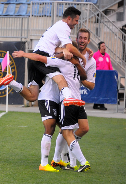 Photo by Earl Gardner