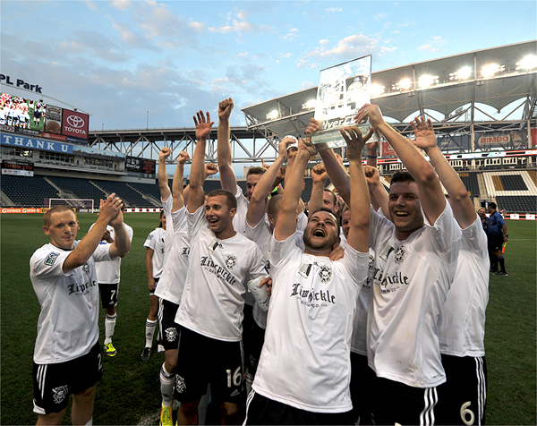 Photo by Earl Gardner