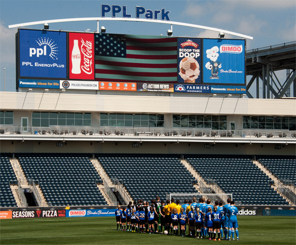 Photo by Earl Gardner