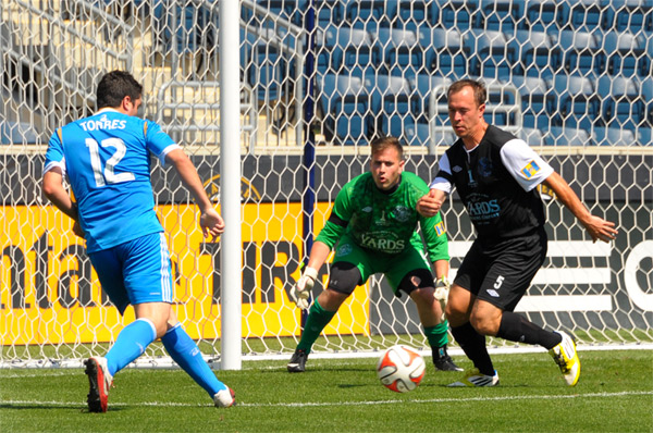 Photo by Earl Gardner