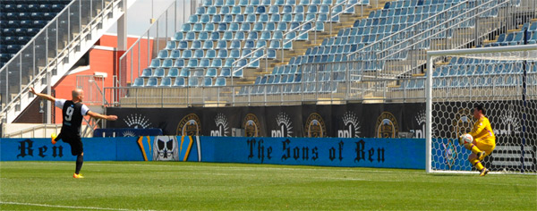 Photo by Earl Gardner