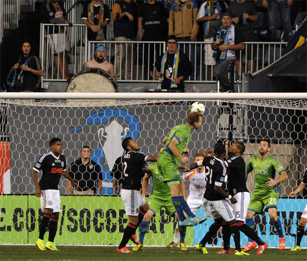 Photo by Earl Gardner