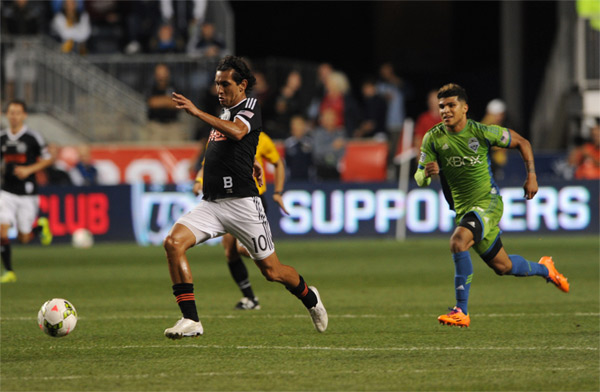 Photo by Earl Gardner