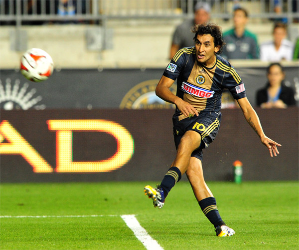 Photo by Earl Gardner