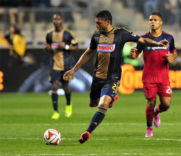 Photo by Earl Gardner