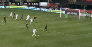 Gaddis can cross with four Union players in the box. Instead he elects to go to the touchline. 