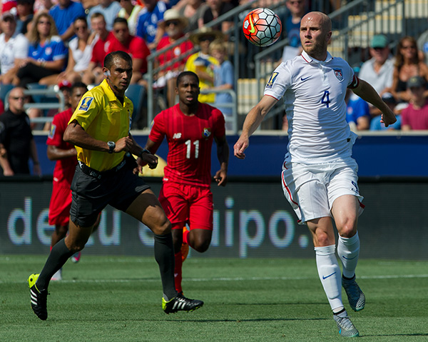 Photo by Earl Gardner