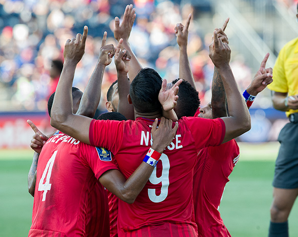 Photo by Earl Gardner