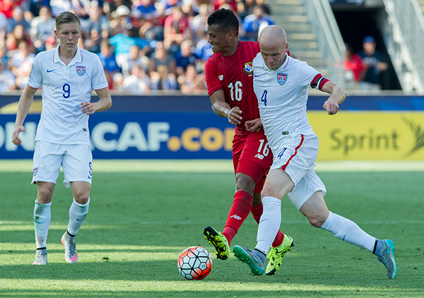 Photo by Earl Gardner