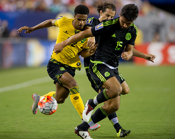 Photo by Earl Gardner