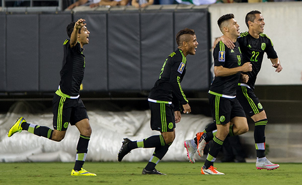 Photo by Earl Gardner