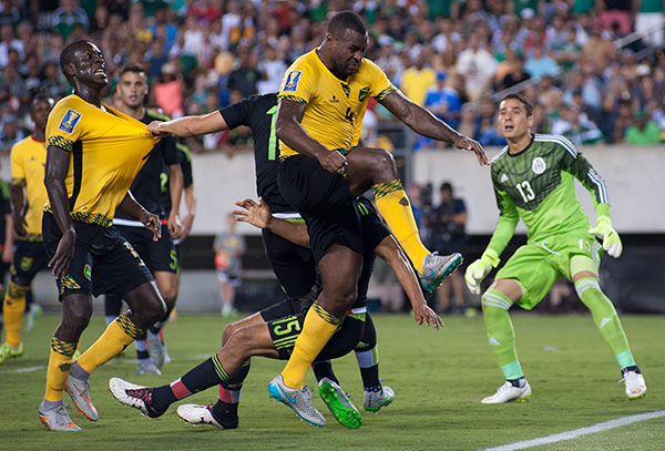 Photo by Earl Gardner