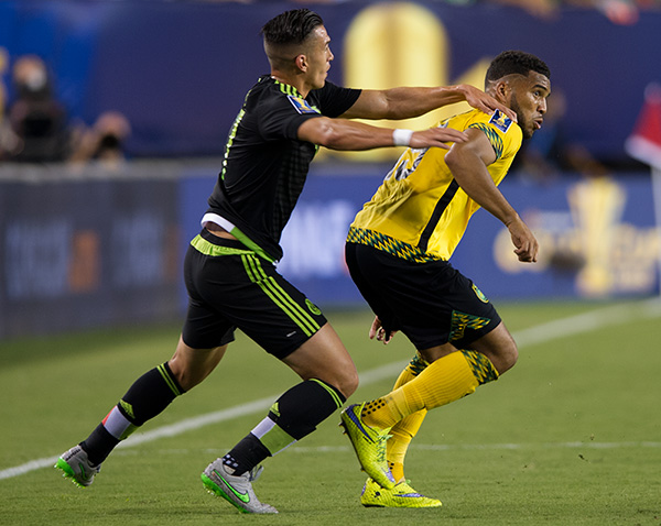 Photo by Earl Gardner