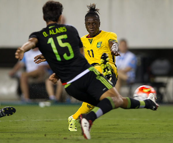 Photo by Earl Gardner