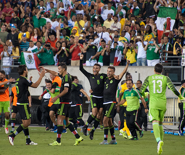 Photo by Earl Gardner