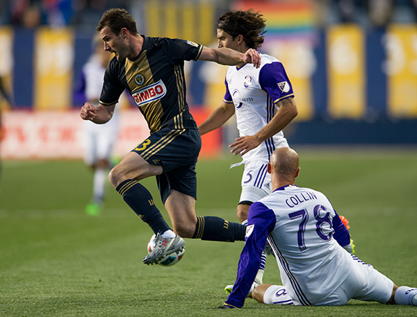 Photo by Earl Gardner