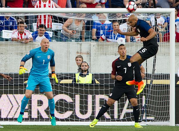 Photo by Earl Gardner