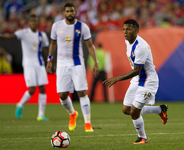 Photo by Earl Gardner