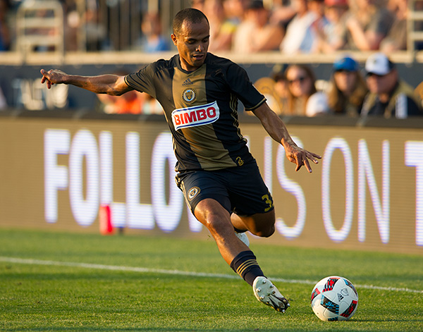 Photo by Earl Gardner