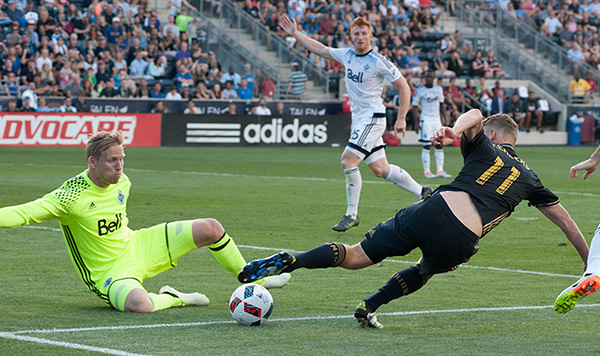 Photo by Earl Gardner