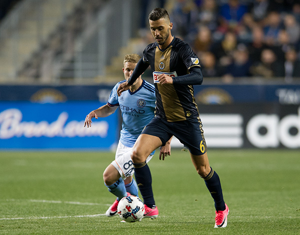 Photo by Earl Gardner