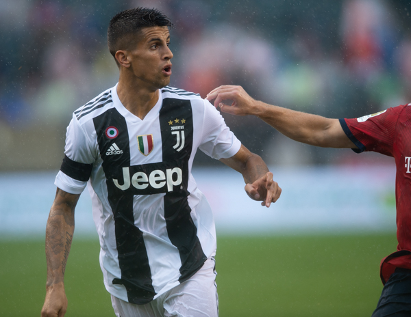 Photo by Earl Gardner